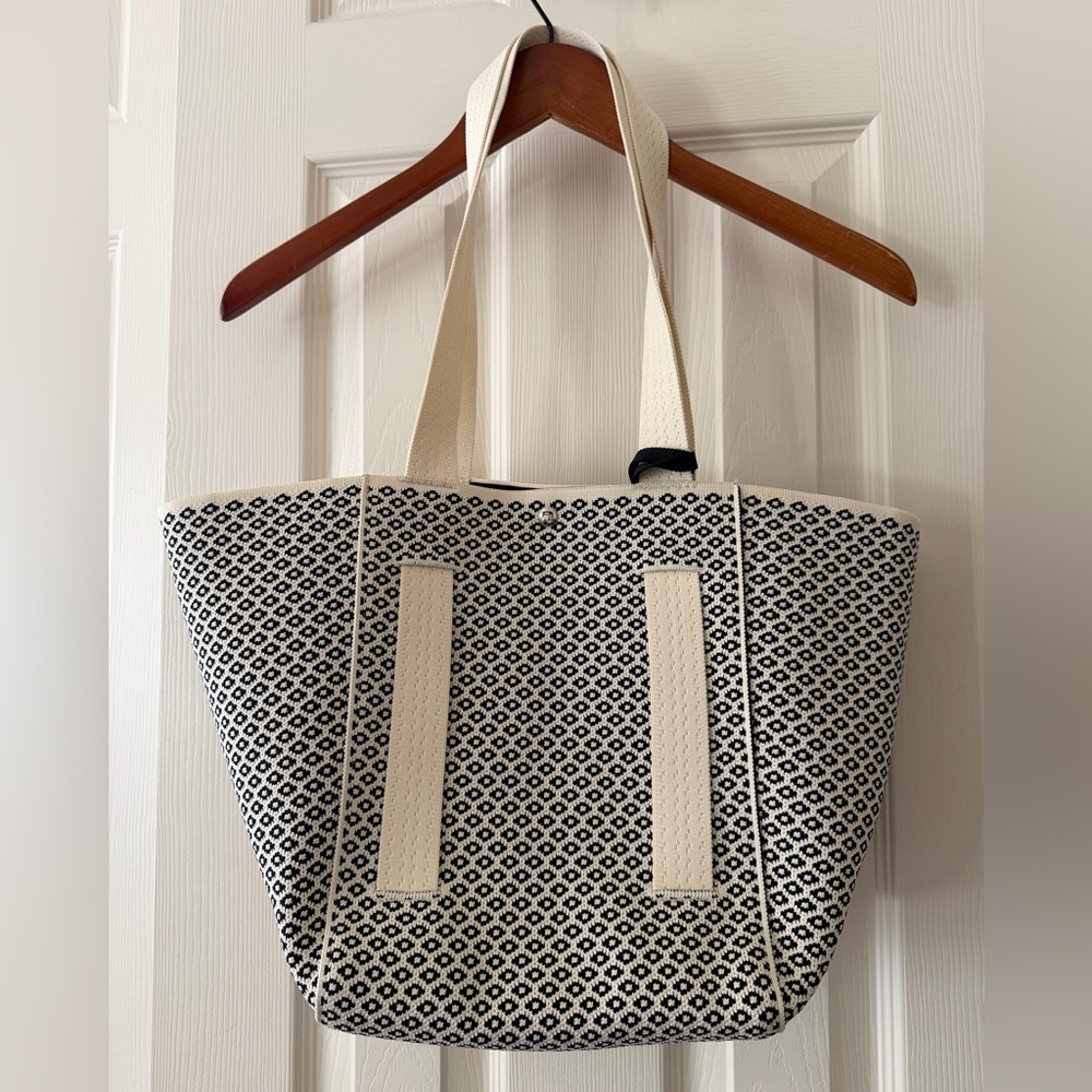 Cream and black diamond print spring tote